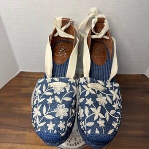 Vince Camuto Tishea Blue Denim Floral Embroidered Espadrille Wedge Sandals 8.5M
